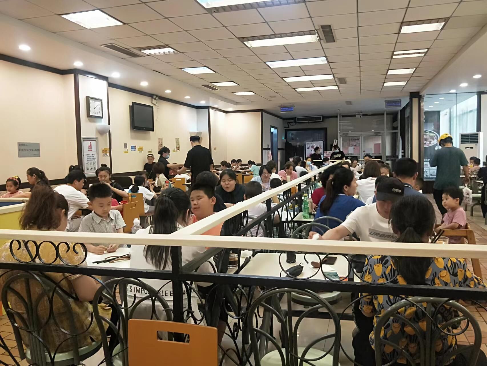 每天人氣滿滿！想開一家這樣的店嗎！快來咨詢吧！#米線加盟#餐廳開店#狀元米線