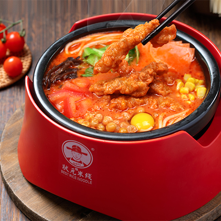 本文主要內(nèi)容好消息，狀元米線&香汁蘭番茄米線招募合伙人啦，線上網(wǎng)友力推，線下備受歡迎，品牌自帶客流，堂食+外賣+外帶三線活力全開，整店輸出，不用擔(dān)心不會(huì)經(jīng)營，開店前后總部全程扶持，店面選址、店面裝修，設(shè)備配送，經(jīng)營推廣、選址裝修到經(jīng)營通通搞定，讓您省心省力做生意。