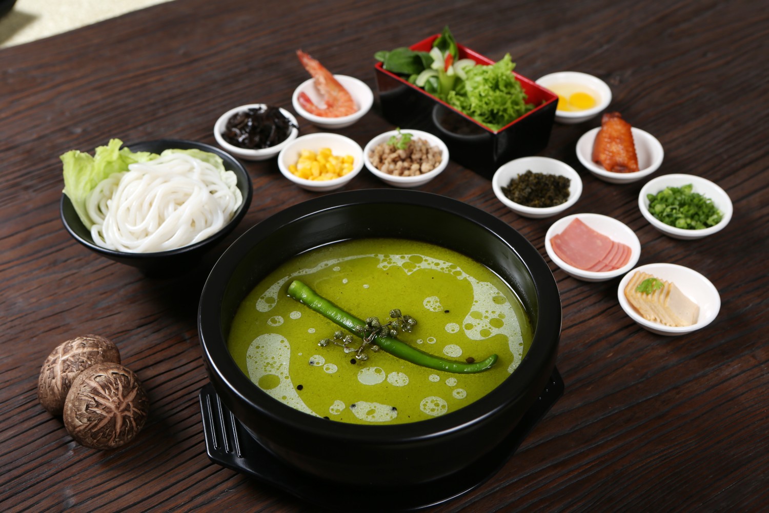 一個投資小，上手快，好操作的美食餐廳！米線加盟好項目，全國合作熱線：400-967-2208