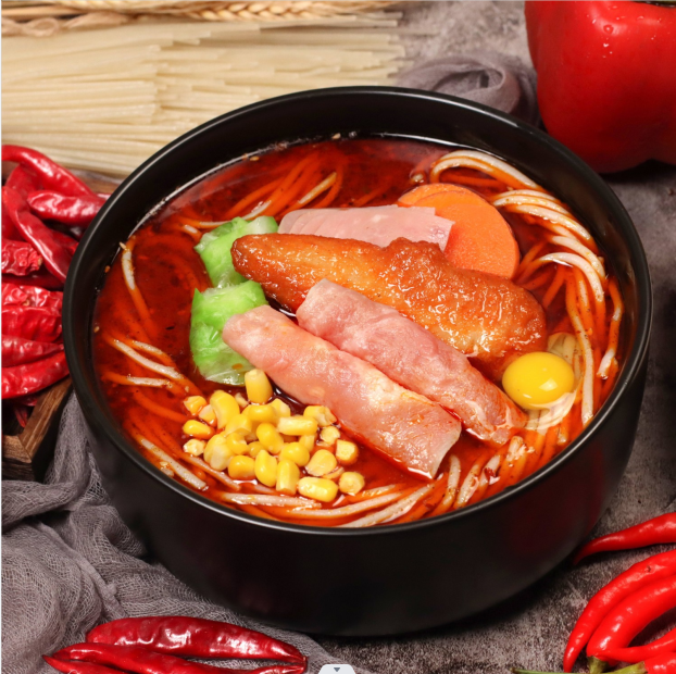 狀元米線始創(chuàng)于2005年，主要以運(yùn)營云南風(fēng)情的過橋米線及各種地方特色小吃為主的全國連鎖餐飲企業(yè)，20年運(yùn)營經(jīng)驗，自有工廠扶持！餐飲創(chuàng)業(yè)好品牌！全國合作熱線：400-967-2208